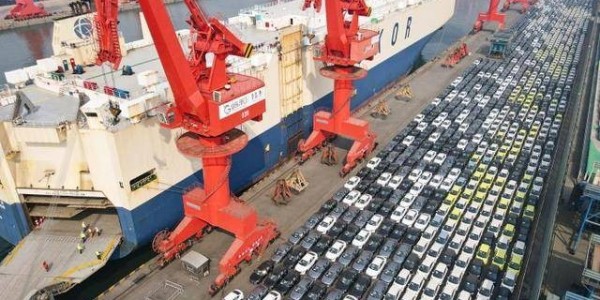 3000余輛新能源汽車(chē)從青島大港碼頭出口